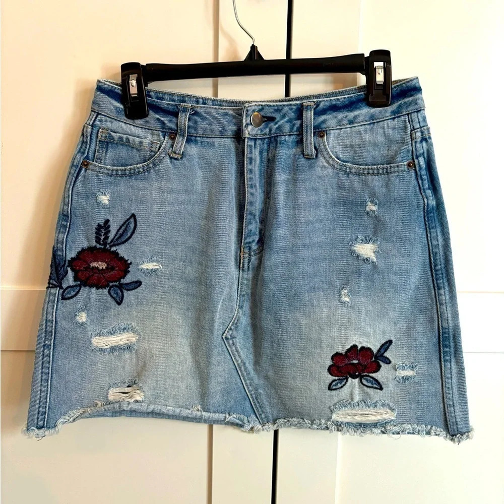 Altar'd State Floral Design Denim Skirt Size 28